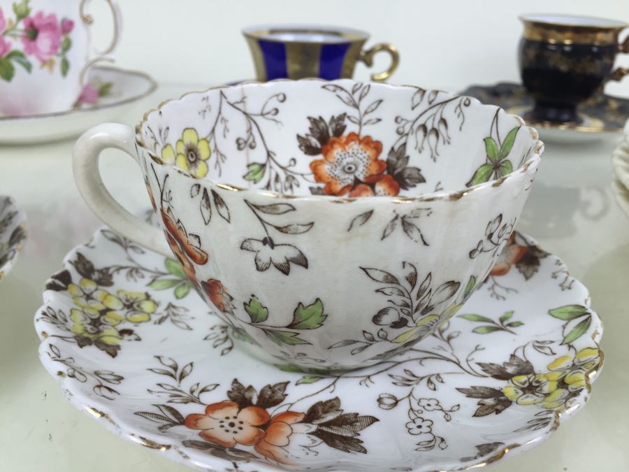 Set Of 5 Cups And Saucers With Woven Reticulated Plates [Photo 6]