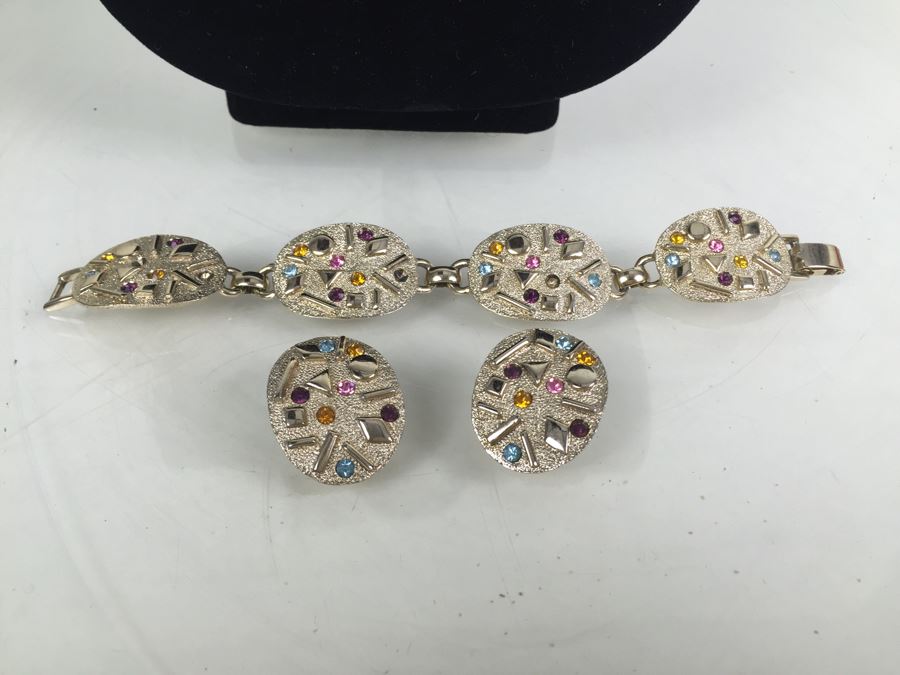 Sarah Coventry Costume Jewelry Set With Necklace, Bracelet And Earrings [Photo 2]