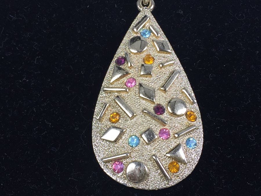 Sarah Coventry Costume Jewelry Set With Necklace, Bracelet And Earrings [Photo 3]