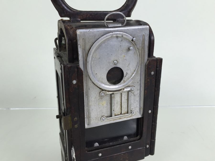 German WWII Original Bakelite Carbie Lantern With Handle And Clip [Photo 24]