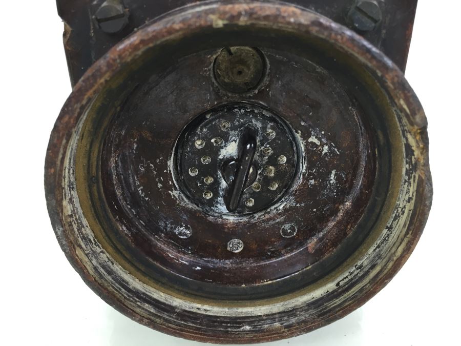 German WWII Original Bakelite Carbie Lantern With Handle And Clip [Photo 36]