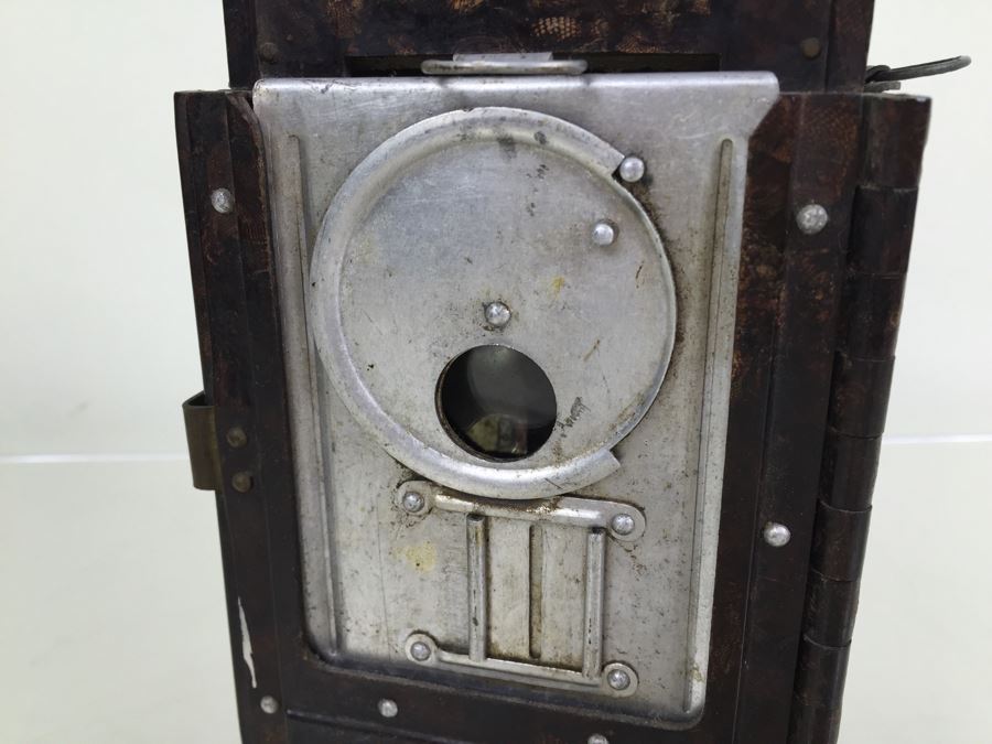 German WWII Original Bakelite Carbie Lantern With Handle And Clip [Photo 5]