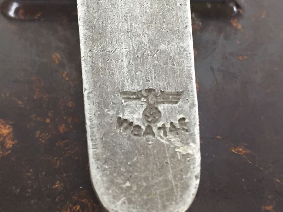 German WWII Original Bakelite Carbie Lantern With Handle And Clip [Photo 28]