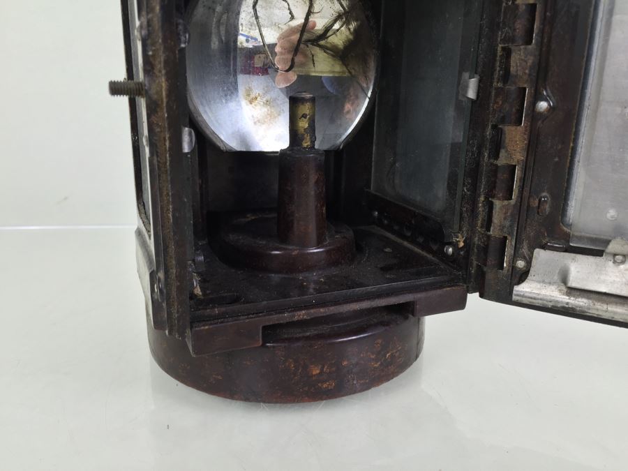 German WWII Original Bakelite Carbie Lantern With Handle And Clip [Photo 21]