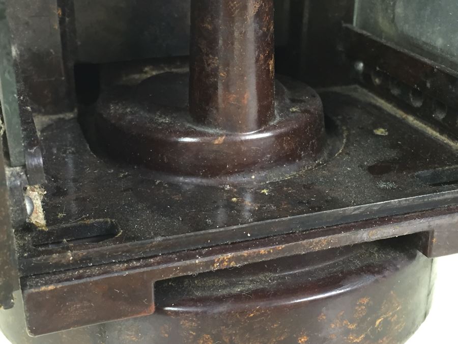 German WWII Original Bakelite Carbie Lantern With Handle And Clip [Photo 23]