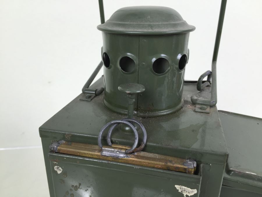 Vintage Green Signal Lantern With Arrow Retractable Folding Sides Maker Unknown [Photo 10]