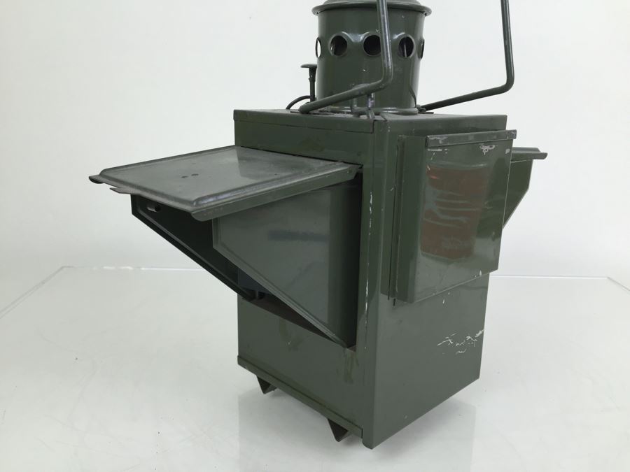 Vintage Green Signal Lantern With Arrow Retractable Folding Sides Maker Unknown [Photo 15]