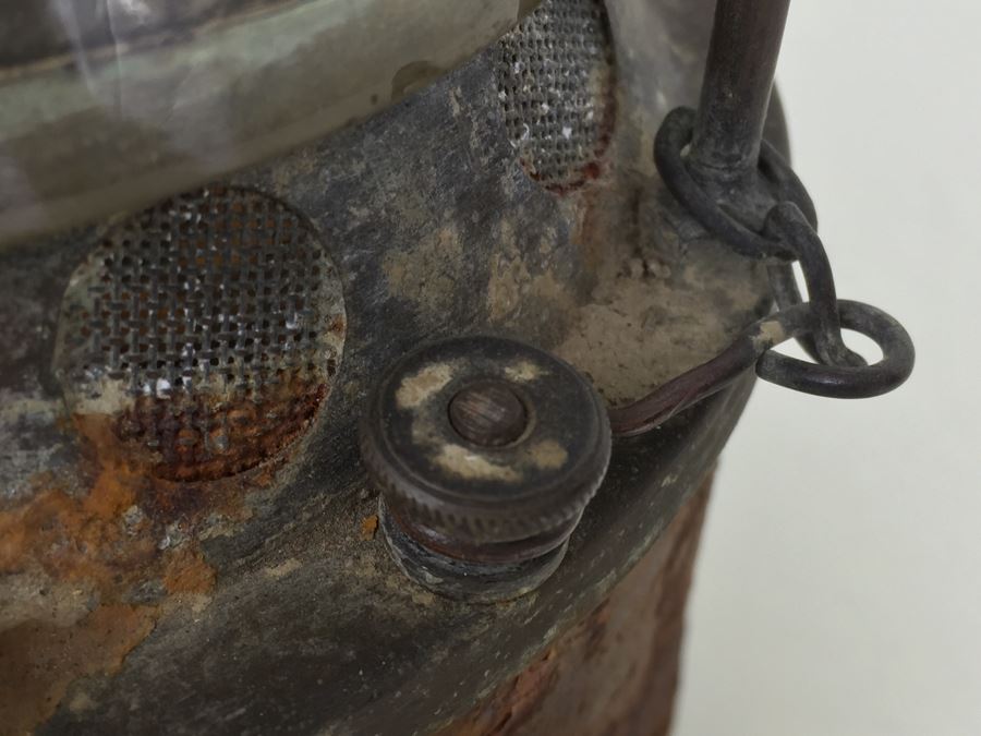 Antique Rusty Red Lantern Maker Unknown [Photo 8]