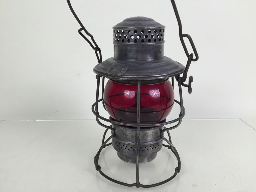 The Adams & Westlake Co. Adlake Kero 4-40 Railroad Lantern With Red Globe Great Condition C & O Chesapeake and Ohio Railway Railroad [Photo 13]