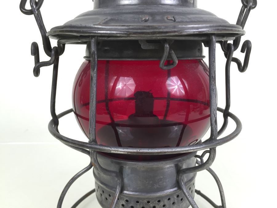 The Adams & Westlake Co. Adlake Kero 4-40 Railroad Lantern With Red Globe Great Condition C & O Chesapeake and Ohio Railway Railroad [Photo 10]