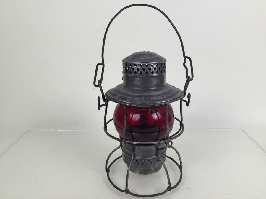 The Adams & Westlake Co. Adlake Kero 4-40 Railroad Lantern With Red Globe Great Condition C & O Chesapeake and Ohio Railway Railroad [Photo 4]