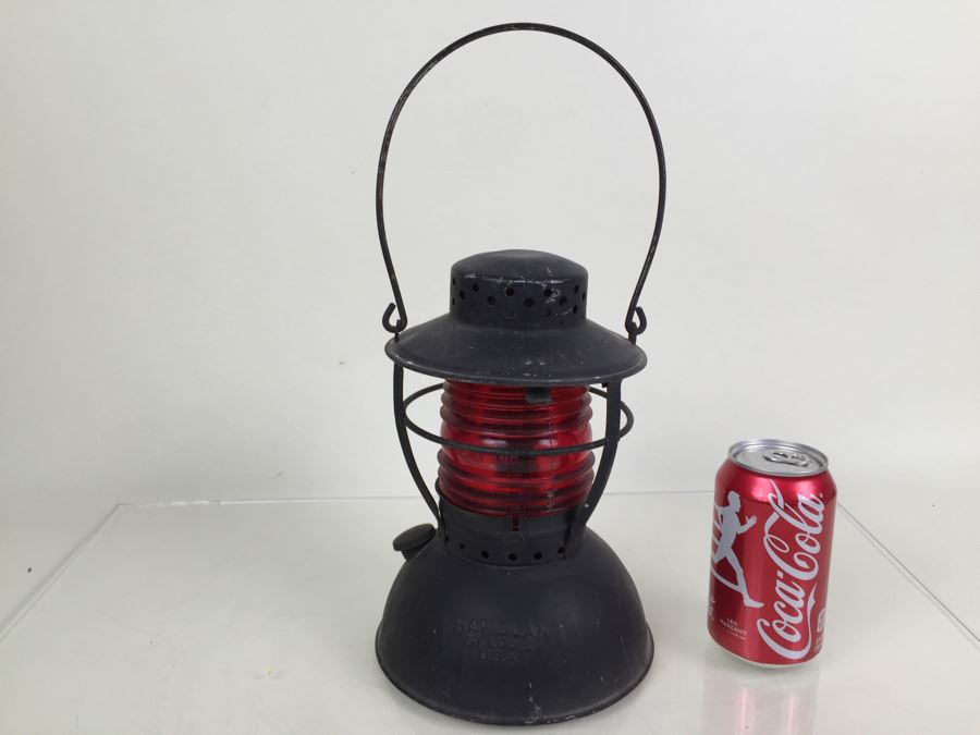 Handlen Inc. St. Louis U.S.A. Oil Lantern Railroad Lantern [Photo 1]