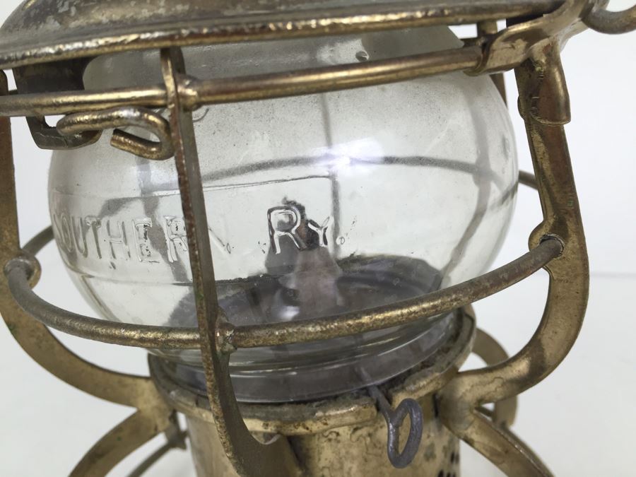 Adams & Westlake Railroad Lantern Adlake 300 With Southerner Ry. Globe Stamped A. C. L. R. R. (Atlantic Coast Line Railroad) New York [Photo 6]