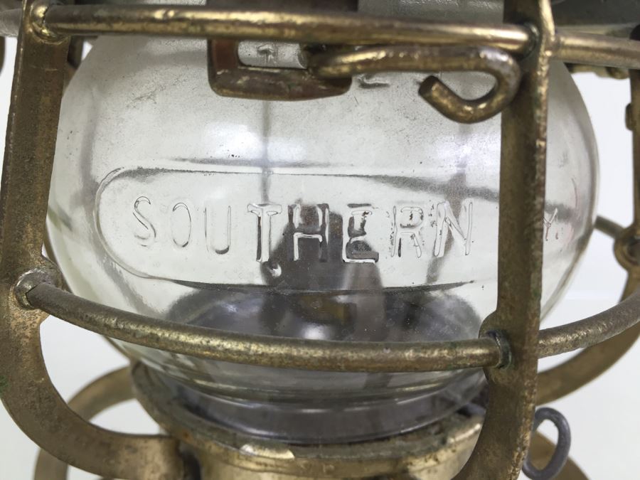 Adams & Westlake Railroad Lantern Adlake 300 With Southerner Ry. Globe Stamped A. C. L. R. R. (Atlantic Coast Line Railroad) New York [Photo 5]