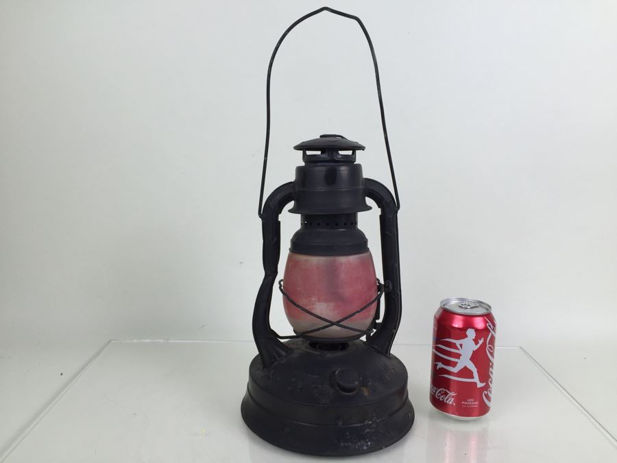 Dietz Lantern Stamped PG&E No. 100 Oil Lantern NY USA [Photo 1]