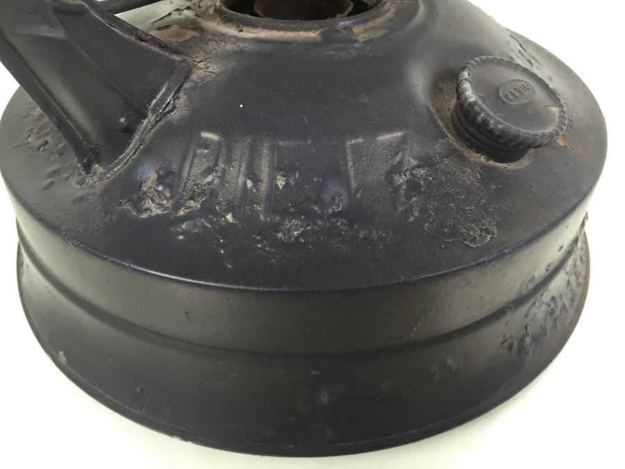 Dietz Lantern Stamped PG&E No. 100 Oil Lantern NY USA [Photo 3]