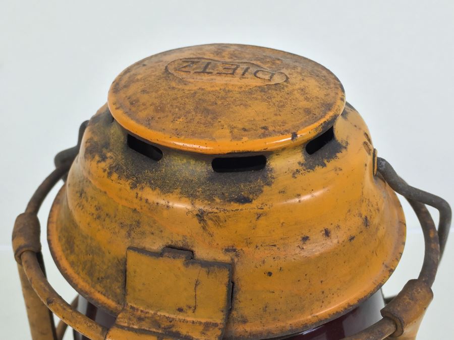 Yellow Dietz Night Watch Lantern With Red Little Wizard Globe [Photo 6]