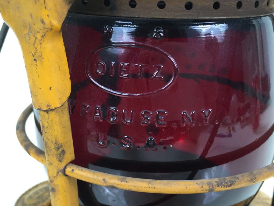 Yellow Dietz Night Watch Lantern With Red Little Wizard Globe [Photo 10]