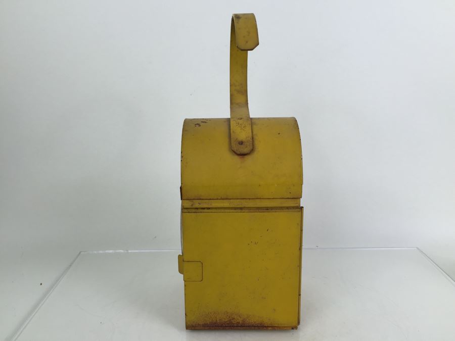 Vintage Railroad Train Chalwyn Oil Kerosene Lantern - Made in England - BS 3143 - Gold Yellow [Photo 13]