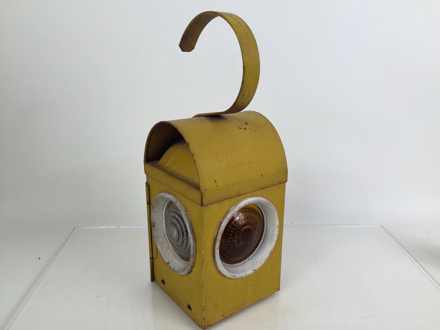 Vintage Railroad Train Chalwyn Oil Kerosene Lantern - Made in England - BS 3143 - Gold Yellow [Photo 4]