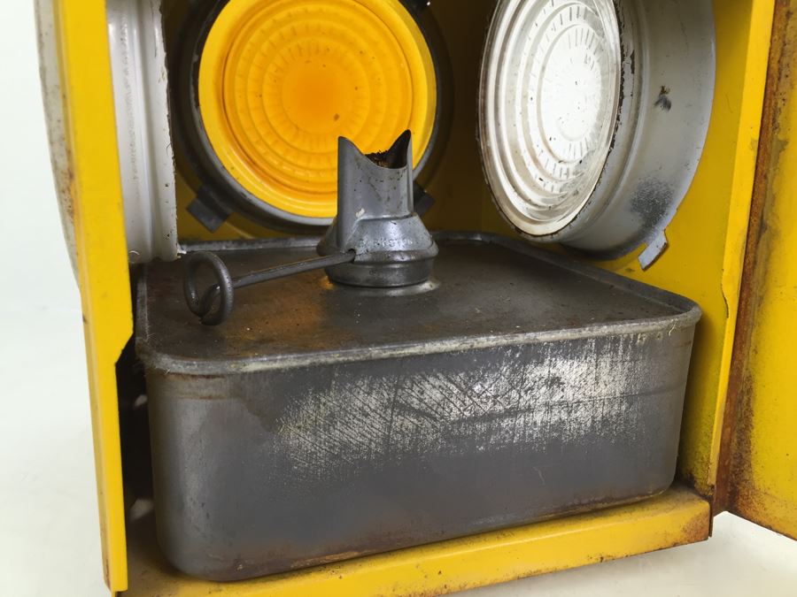 Vintage Railroad Train Chalwyn Oil Kerosene Lantern - Made in England - BS 3143 - Gold Yellow [Photo 17]