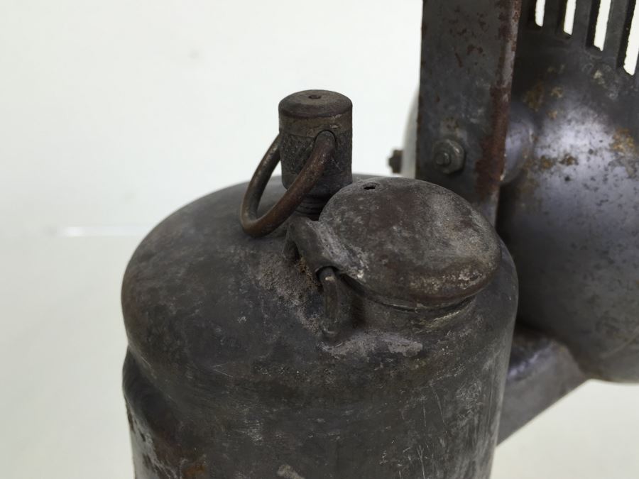 Rare Dew-R-Lite Inspectors Lamp Railroad Lantern Dewar Manufacturing Co Brooklyn NY No. 2155 [Photo 21]