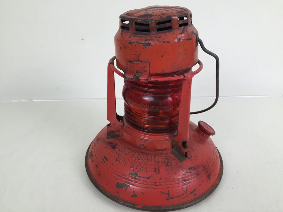 Dietz No. 40 Traffic Gard NY USA Red Railroad Lantern Stamped Consolidated Edison System [Photo 2]