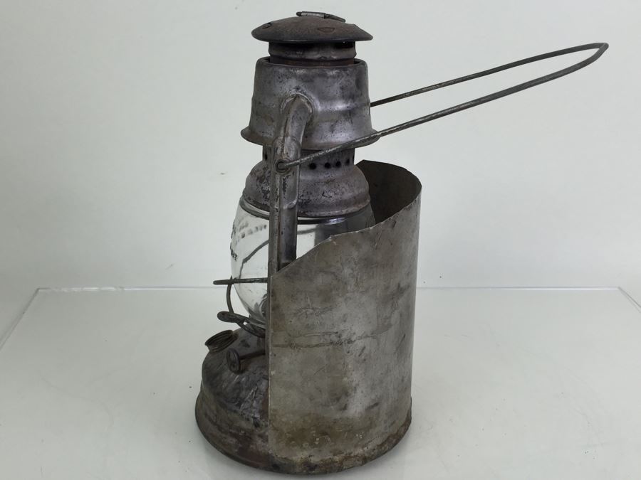 Vintage Dietz Little Wizard Lantern With Original Glass Globe [Photo 10]