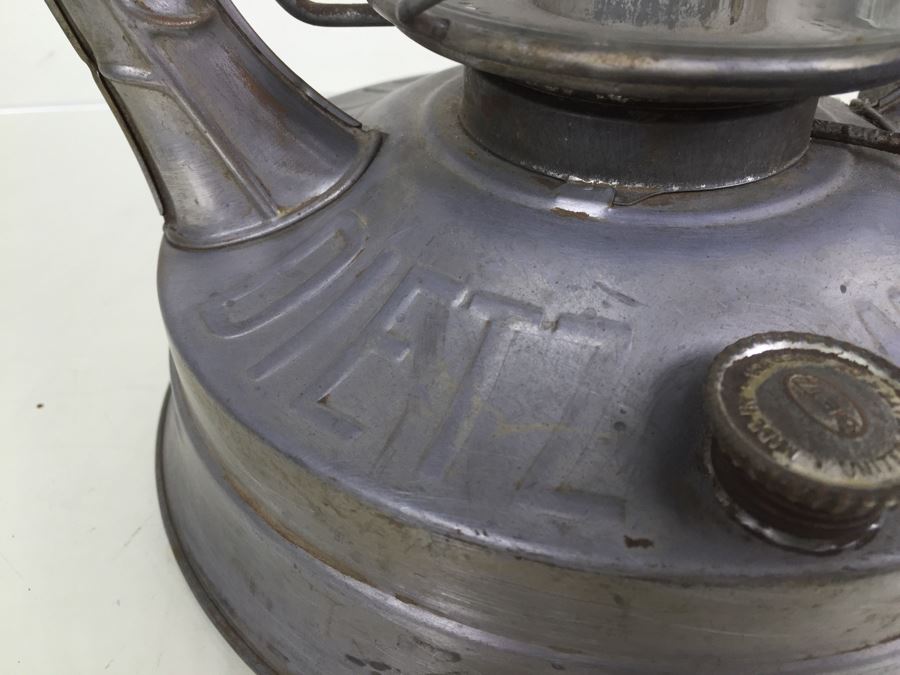 Rare Vintage Dietz D-Lite No. 2 Lantern With Original Globe Vine Motif On Handles [Photo 7]