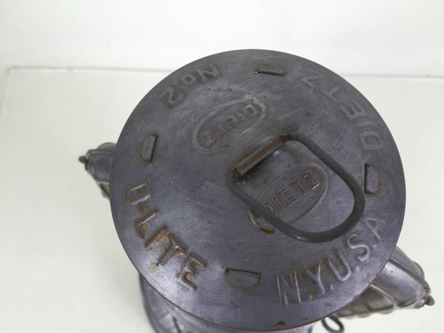 Rare Vintage Dietz D-Lite No. 2 Lantern With Original Globe Vine Motif On Handles [Photo 13]
