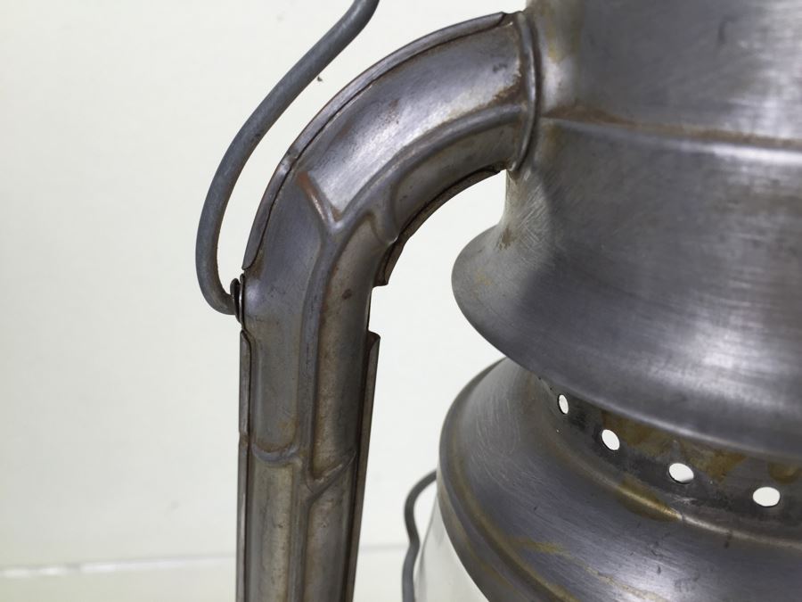 Rare Vintage Dietz D-Lite No. 2 Lantern With Original Globe Vine Motif On Handles [Photo 6]