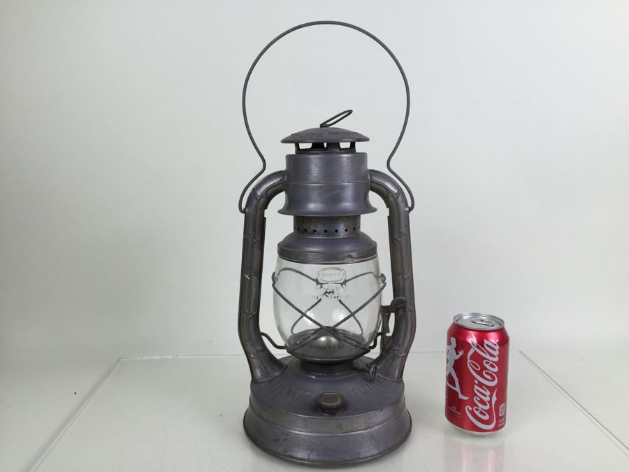 Rare Vintage Dietz D-Lite No. 2 Lantern With Original Globe Vine Motif On Handles