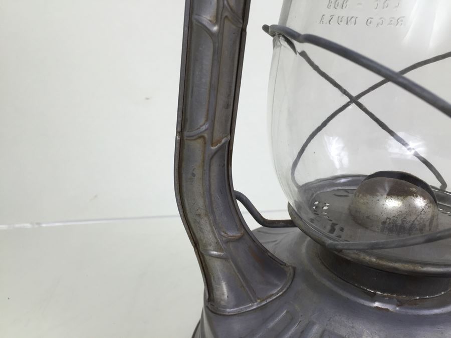 Rare Vintage Dietz D-Lite No. 2 Lantern With Original Globe Vine Motif On Handles [Photo 9]