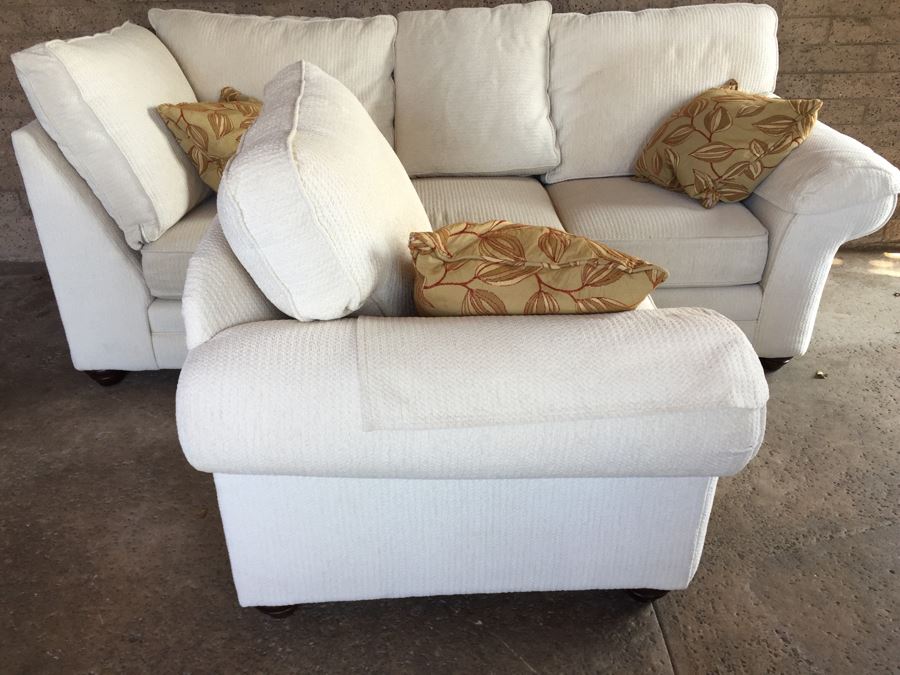 White Bassett Sectional Sofa With Accent Pillows In Excellent Condition [Photo 15]