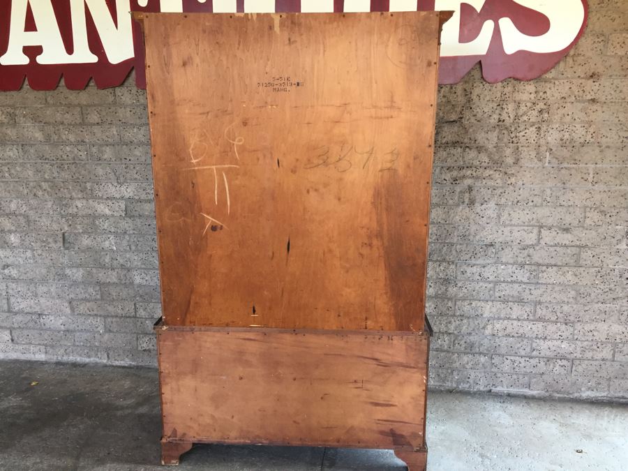Nice Mahogany China Cabinet Lockable With Skeleton Key [Photo 12]