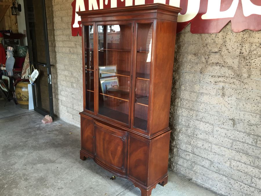 Nice Mahogany China Cabinet Lockable With Skeleton Key [Photo 6]