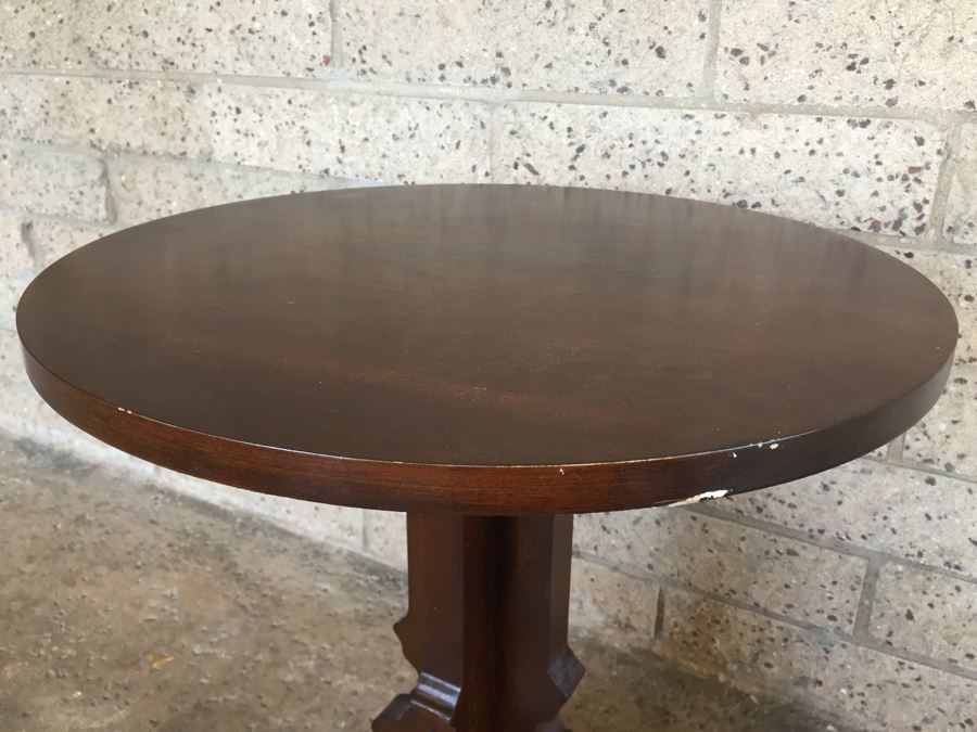Round Side Table [Photo 3]
