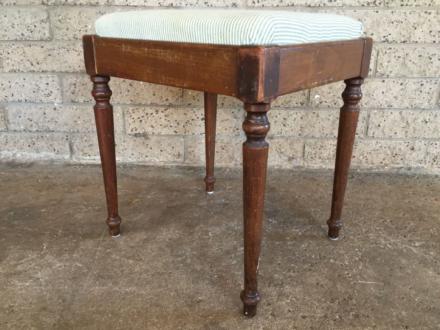 Vintage Wooden Bench With Storage [Photo 5]