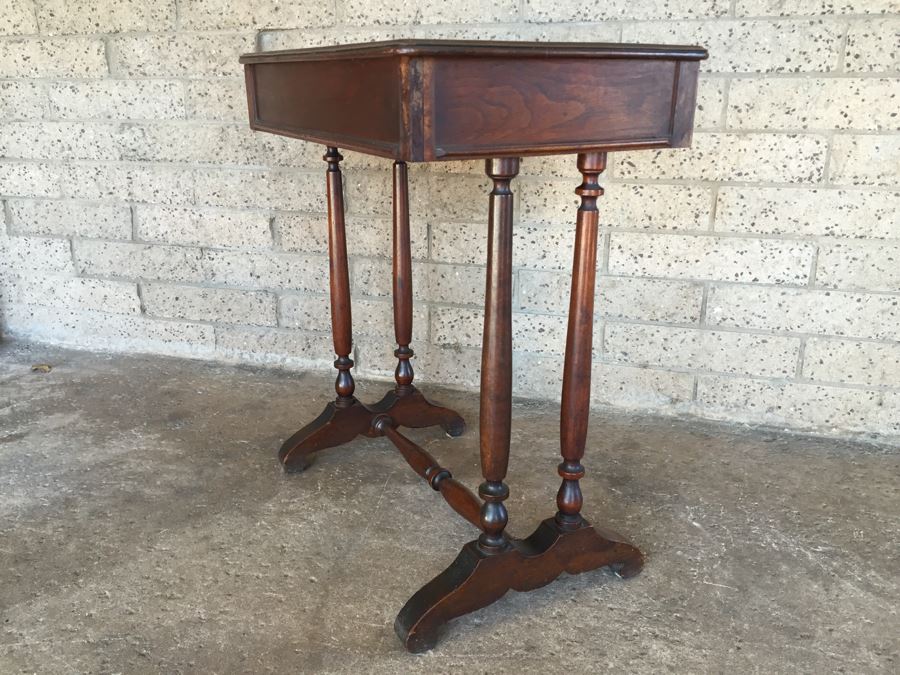 Vintage Wooden Desk [Photo 4]