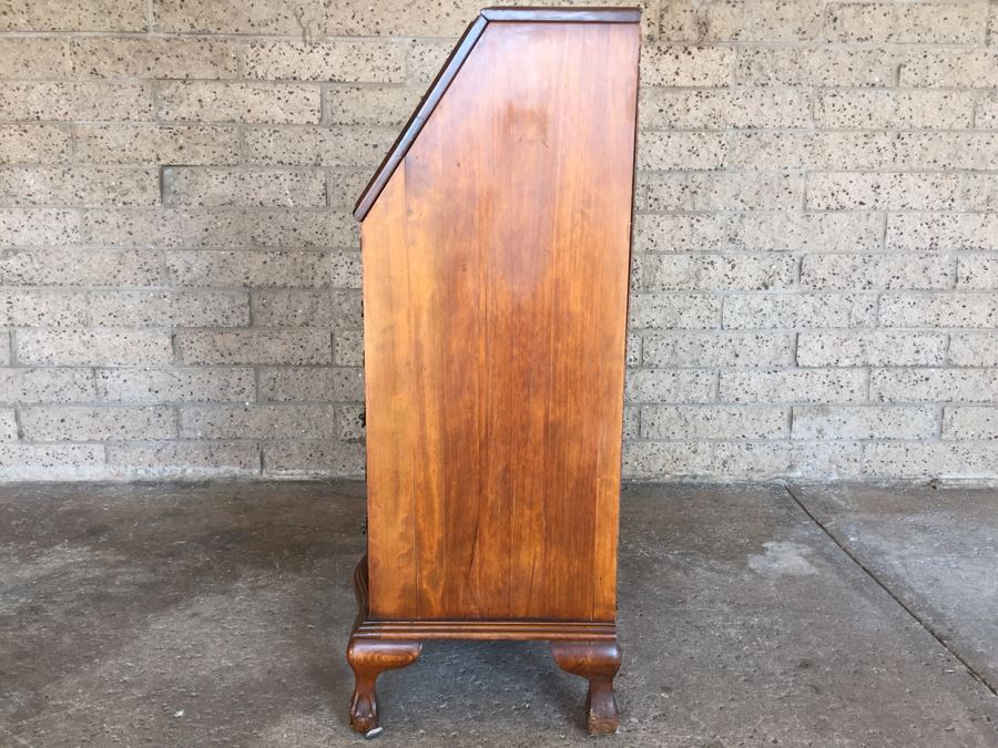 Nice Serpentine Front Small Secretary Desk With Ball And Claw Feet [Photo 18]