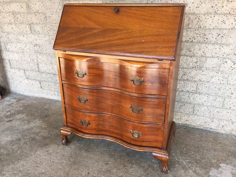 Nice Serpentine Front Small Secretary Desk With Ball And Claw Feet [Photo 4]