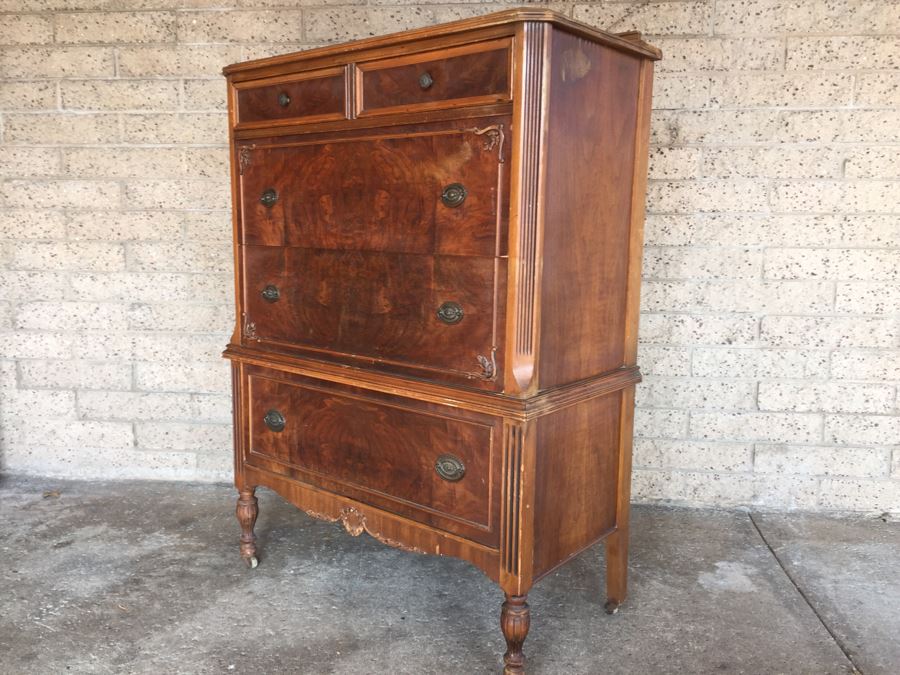 Vintage Chest Of Drawers Dresser On Casters