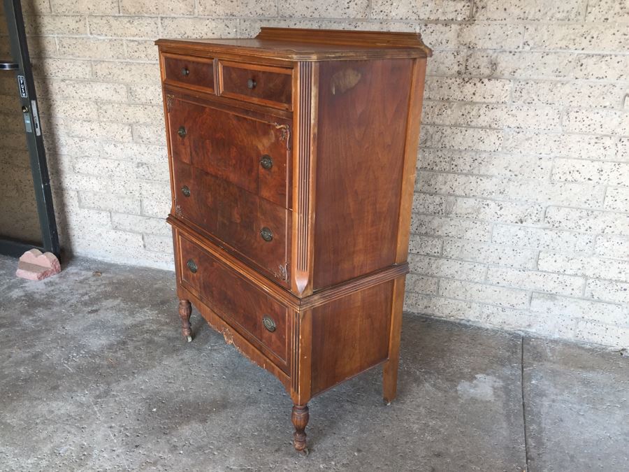 Vintage Chest Of Drawers Dresser On Casters