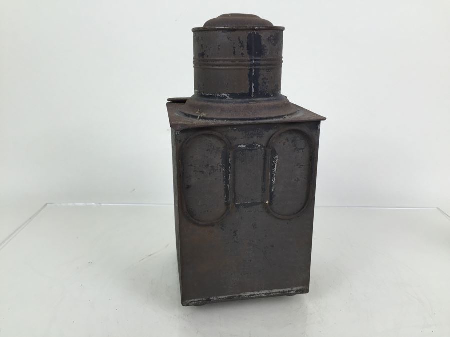 Vintage Signal Lantern Maker Unknown [Photo 2]