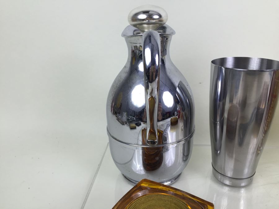 Barware Lot Featuring Stainless Steel Thermos Pitcher, Cocktail Shaker And Ice Bucket [Photo 15]