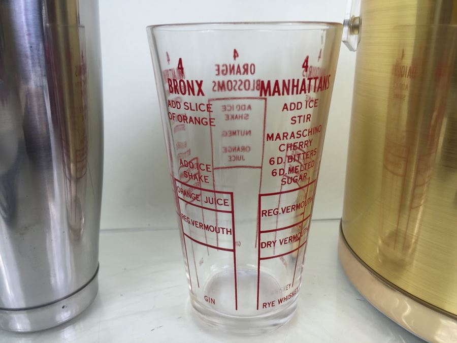 Barware Lot Featuring Stainless Steel Thermos Pitcher, Cocktail Shaker And Ice Bucket [Photo 10]