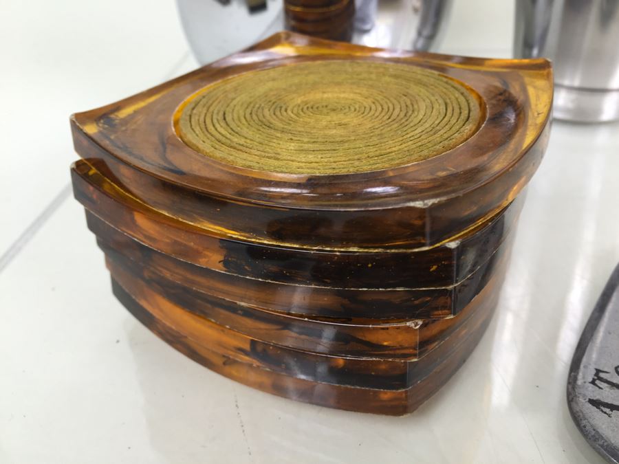 Barware Lot Featuring Stainless Steel Thermos Pitcher, Cocktail Shaker And Ice Bucket [Photo 13]