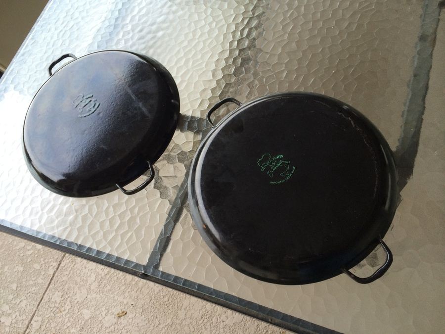 Red and Black Sizzling Plates Italy [Photo 2]