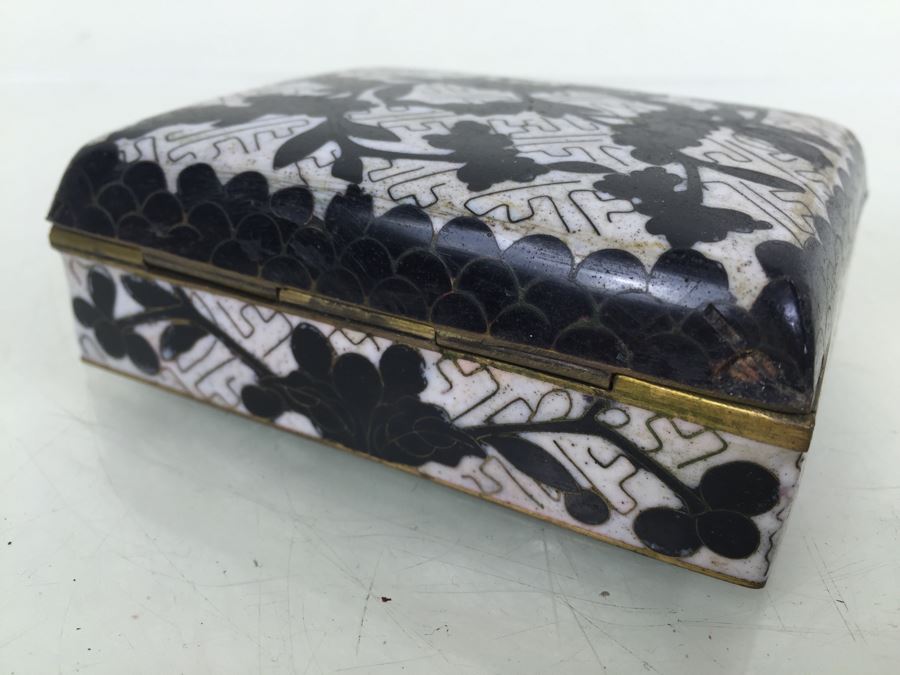 Pair Of Chinese Cloisonne Lidded Boxes [Photo 15]