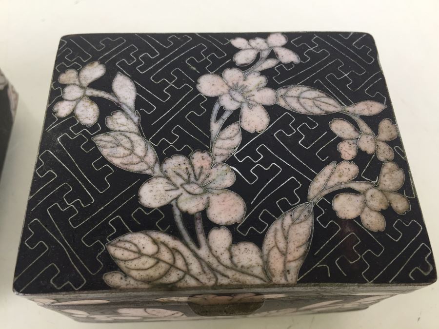 Pair Of Chinese Cloisonne Lidded Boxes [Photo 4]